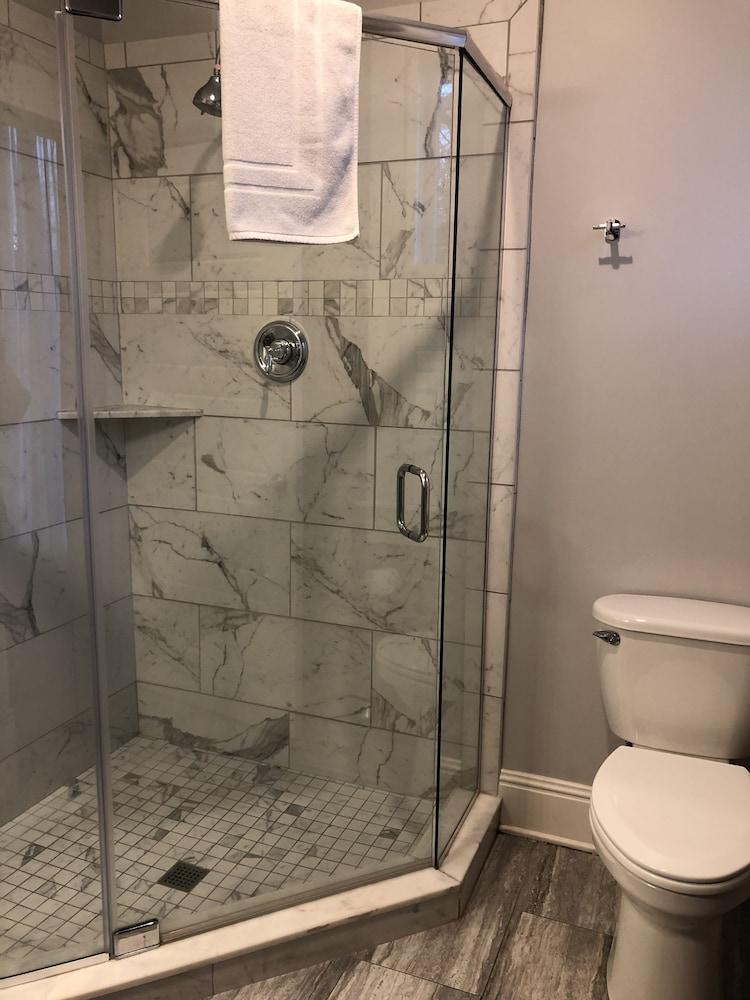 Talbott Inn photo 86