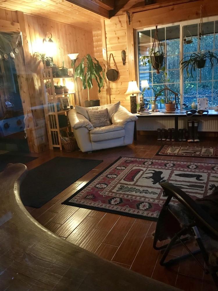 Twin Peaks Lodge and RV Park photo 2