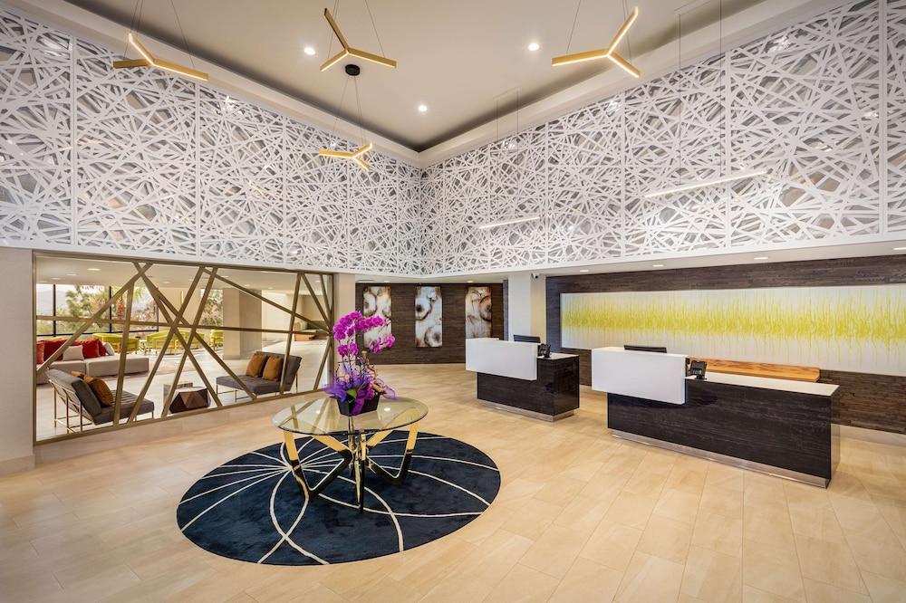 DoubleTree by Hilton Pomona photo 2