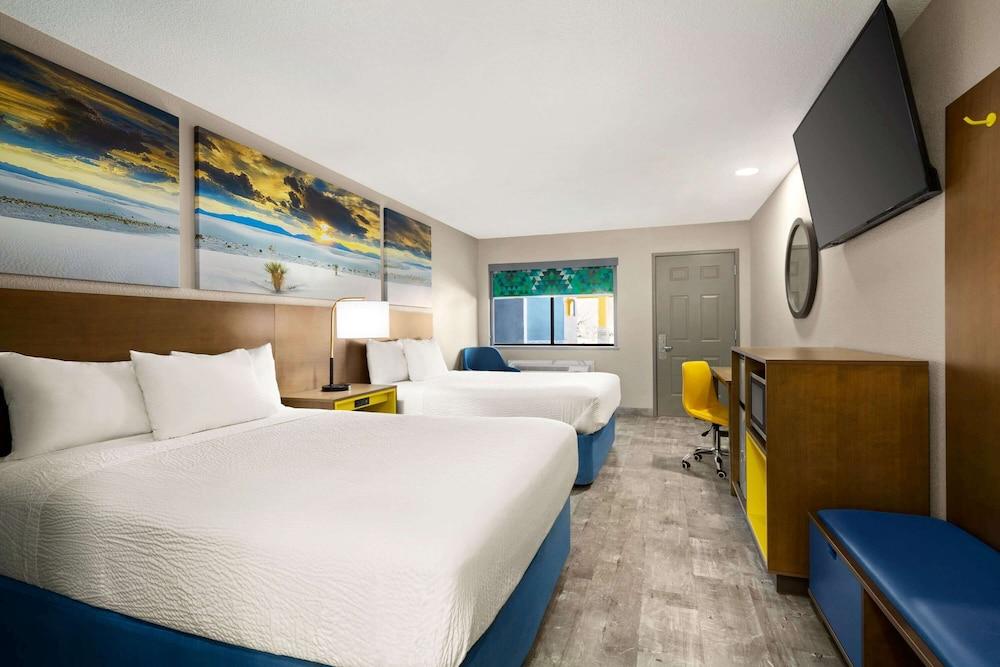 Days Inn by Wyndham Ruidoso Downs photo 35