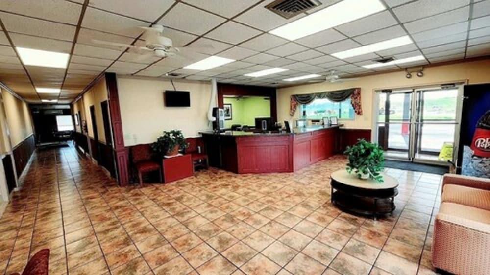 Roadside Inn photo 8