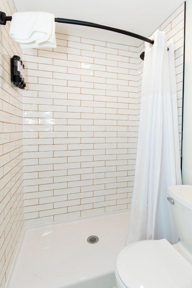 HomeField Inn. photo 24