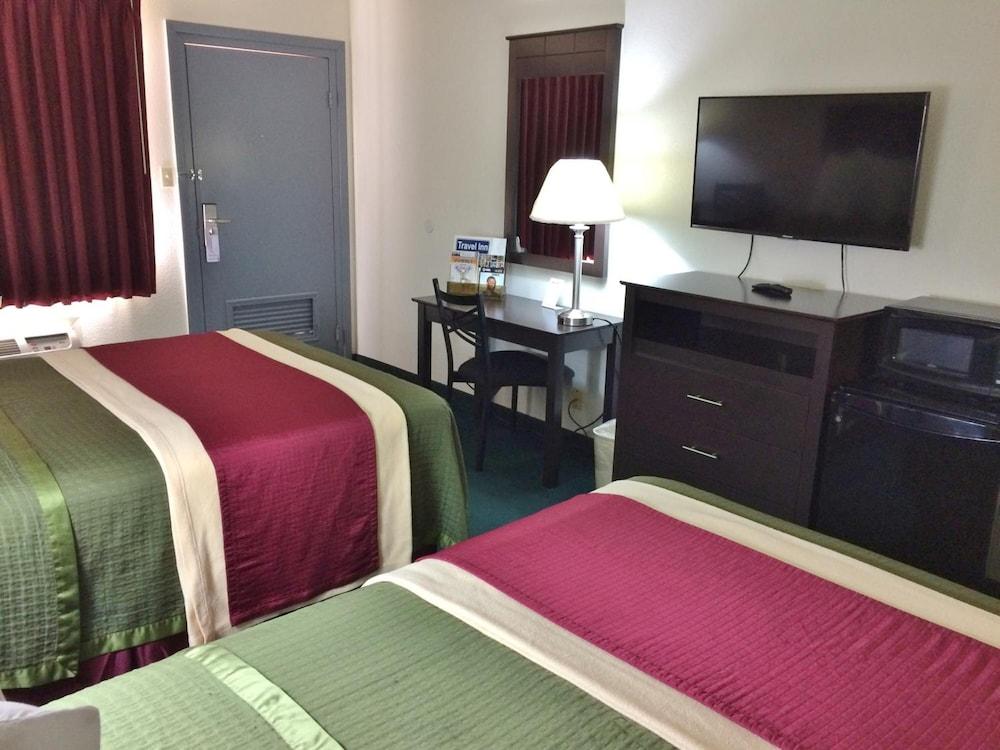 Travel Inn & Suites photo 12