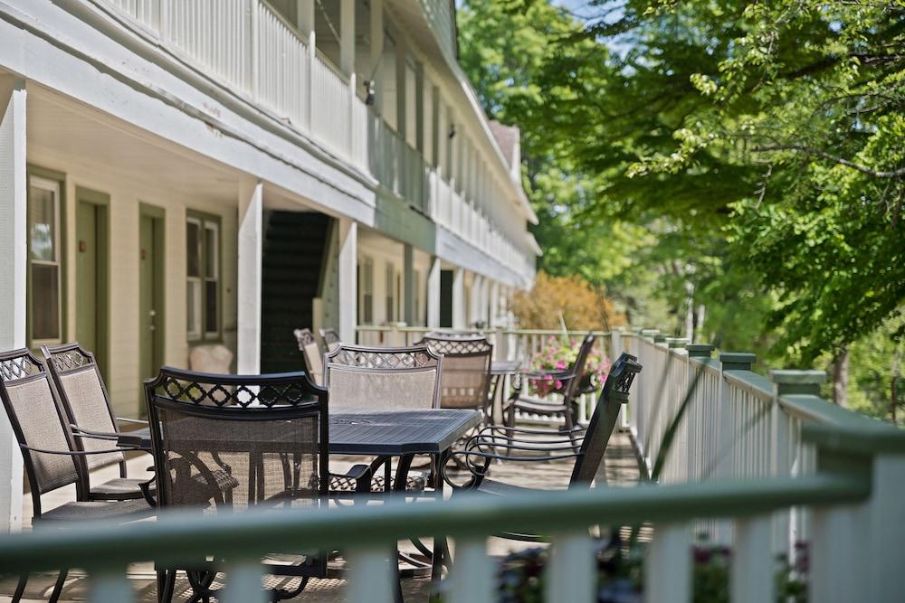 Seven Hills Inn photo 13