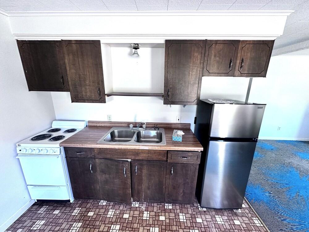 Budget Host Inn Manistique photo 22