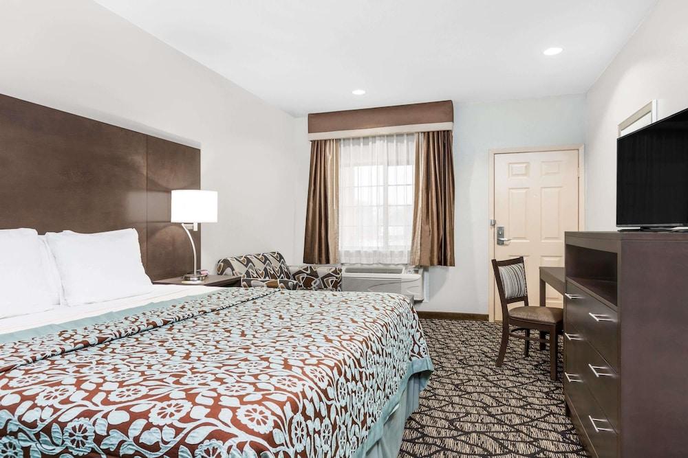 Days Inn & Suites by Wyndham Madisonville photo 6