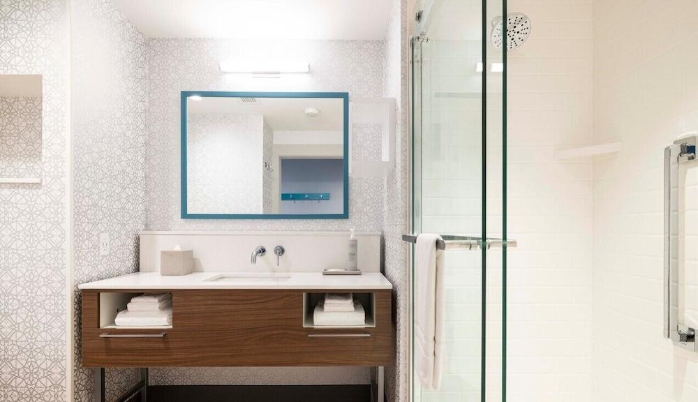 Hampton Inn & Suites Maui North Shore photo 27