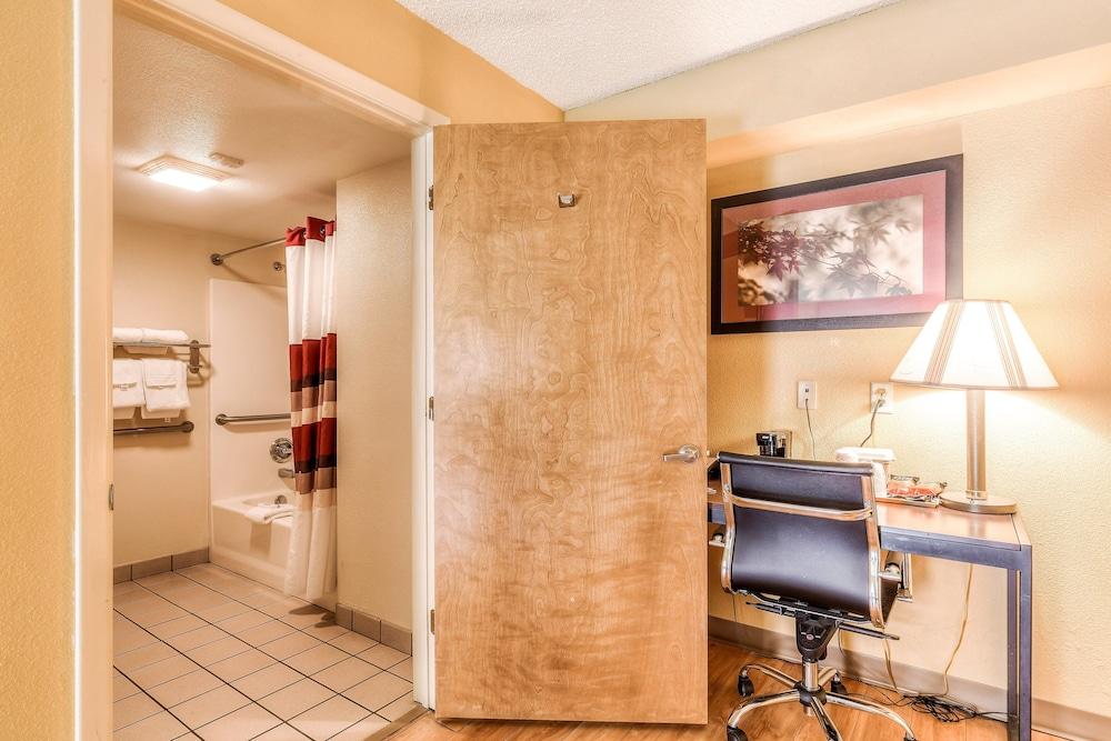 Red Roof Inn Amarillo West photo 24