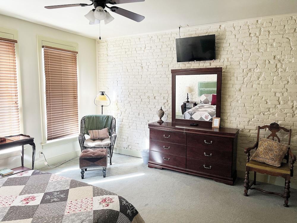 The Eagles Nest Inn photo 3