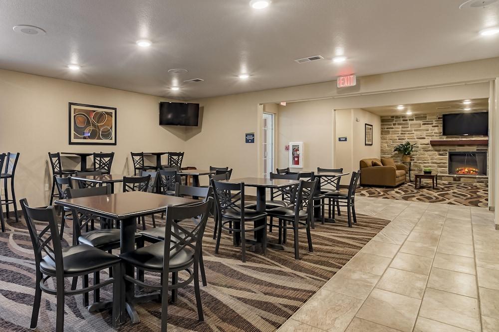 Cobblestone Inn & Suites - Lamoni photo 44