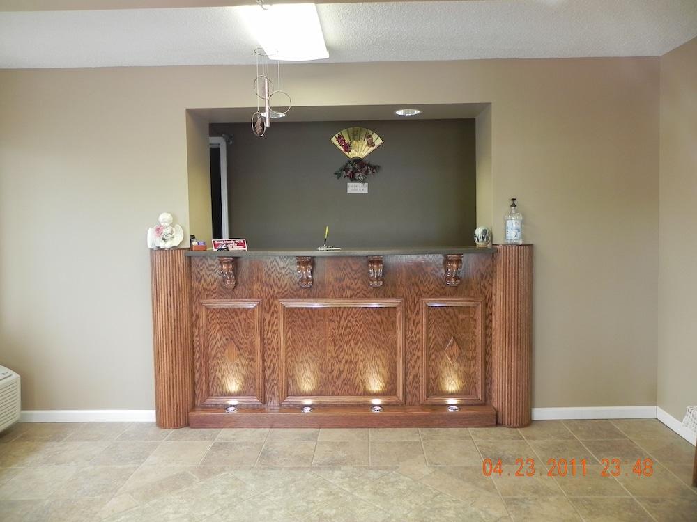 Relax Inn & Suites photo 7