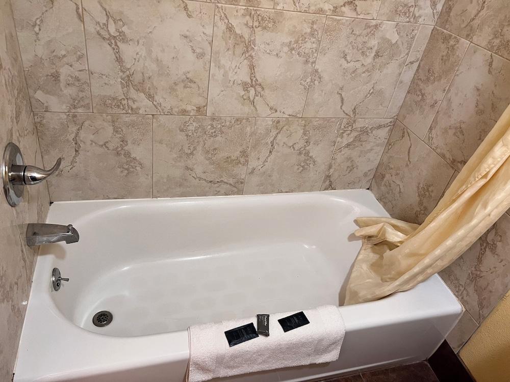 Economy Inn Express photo 28