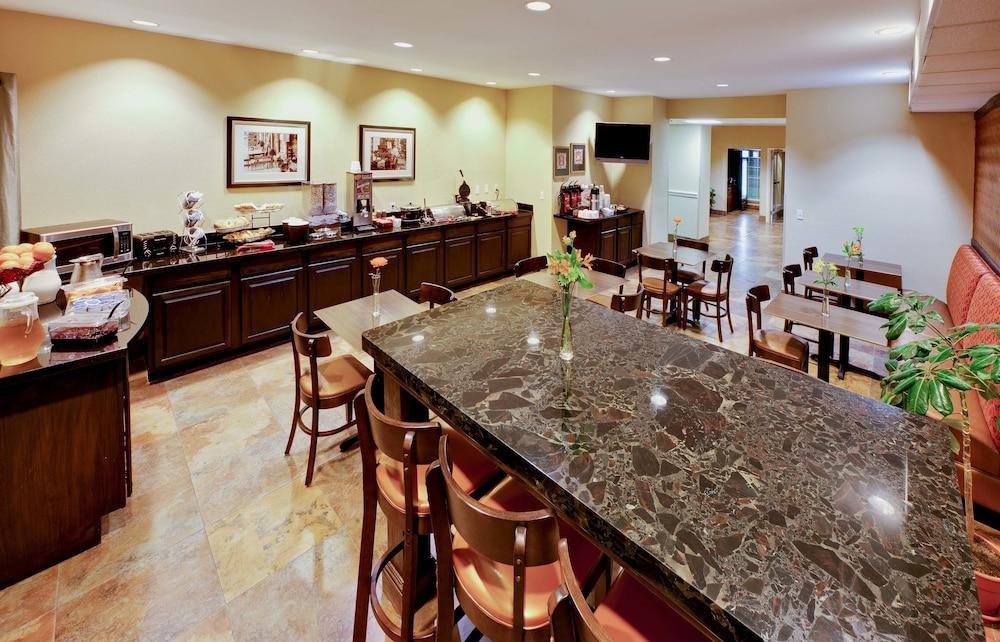 MainStay Suites Addison-Dallas photo 36