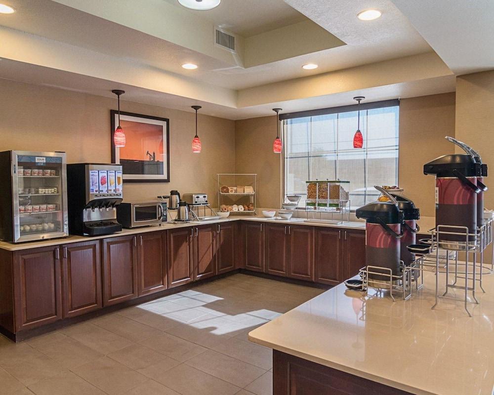 Comfort Inn Midland South I-20 photo 40