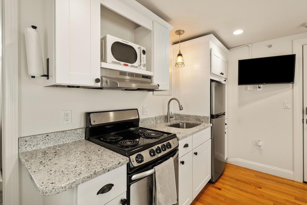 Hygge House Suites photo 32
