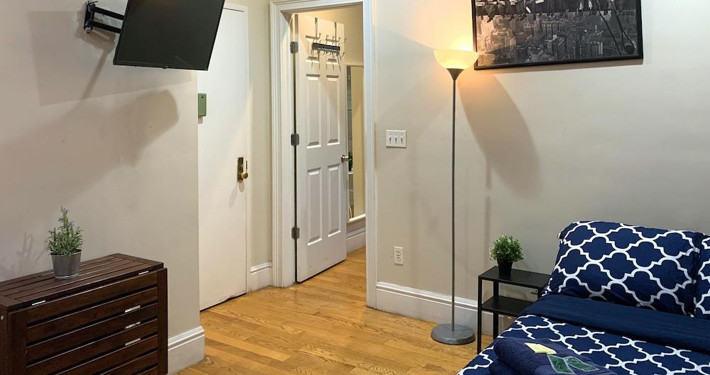 Macy Empire Apartments photo 5