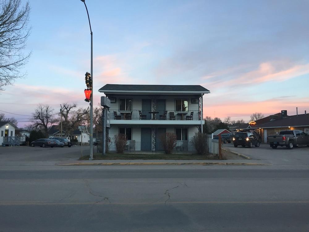 Mansion House Motel photo 34
