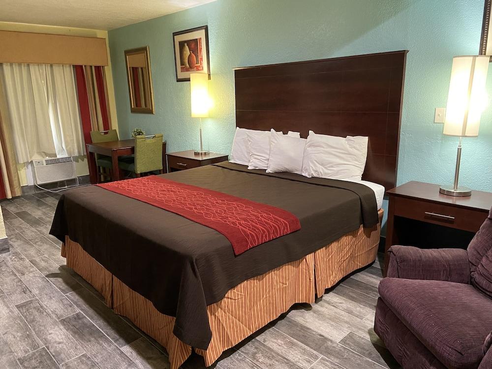 Delux Inn Clearwater photo 1