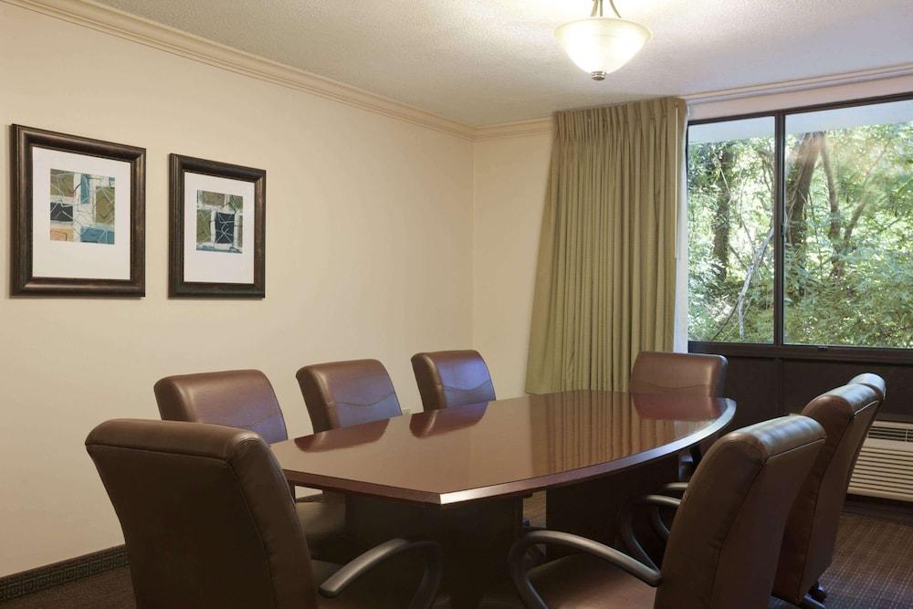 Wyndham Garden Washington DC Area photo 23