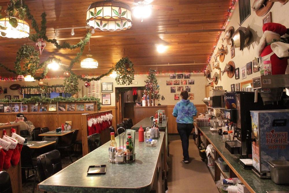 Windbreak Hotel photo 20