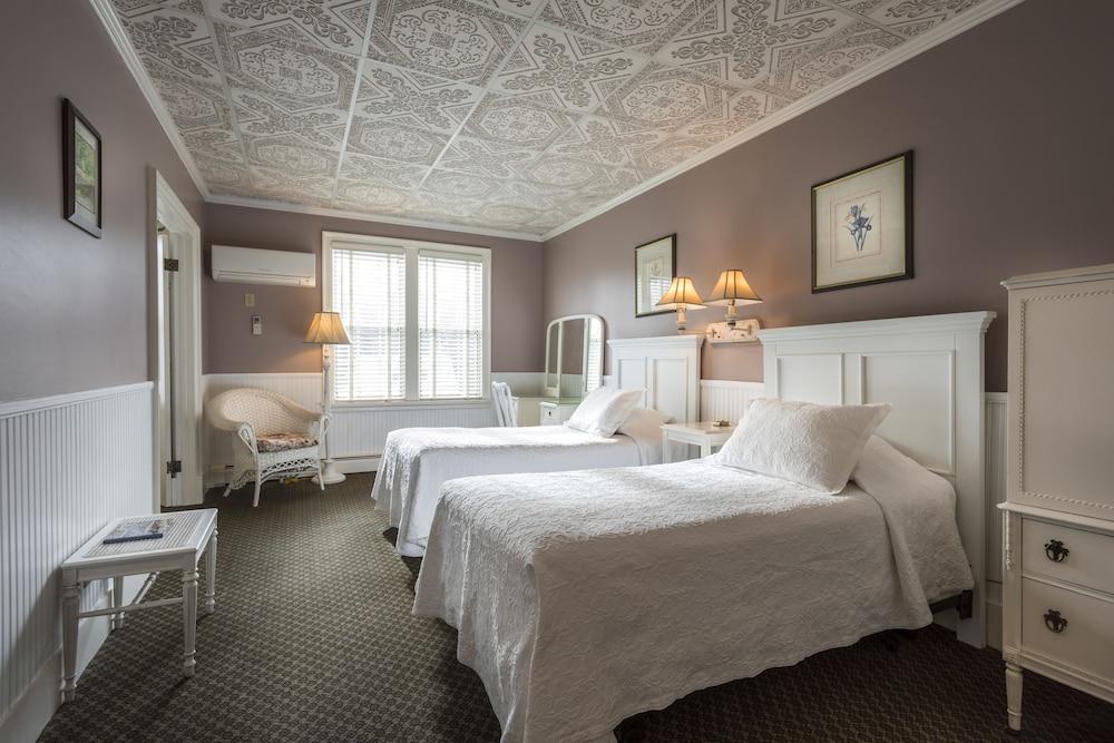 Stafford's Bay View Inn photo 16