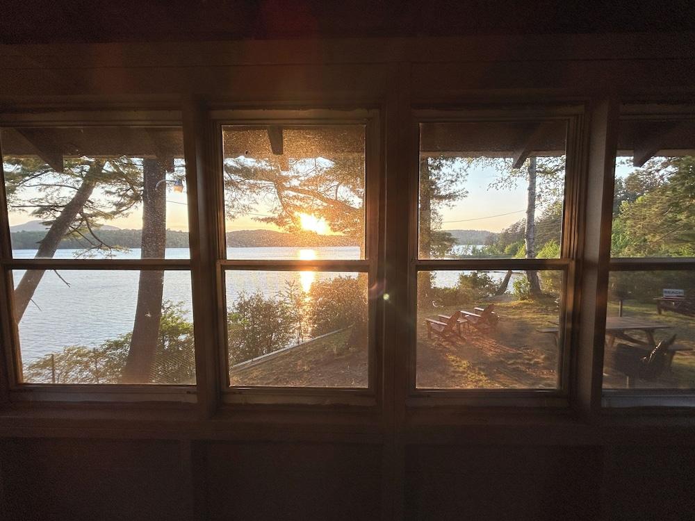 Paddler's Rest Lakeside Cabins and Hotel photo 3