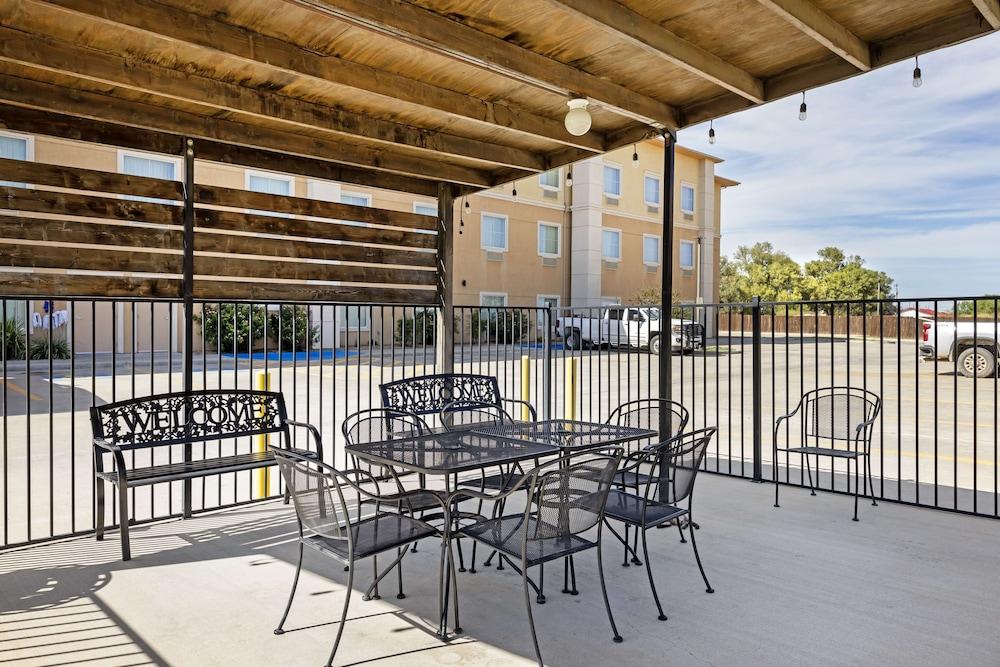 Best Western Plus Guymon Hotel & Suites photo 35
