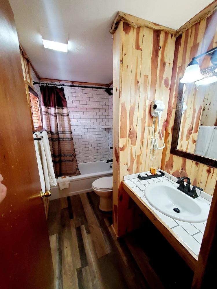 Log Cabin Inn photo 50
