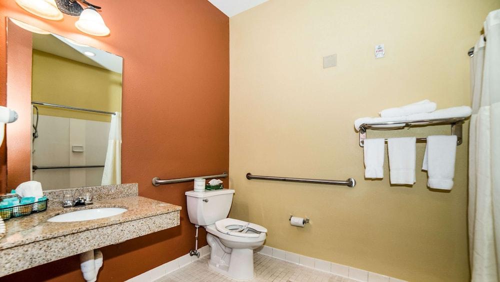 Wildwood Inn photo 66