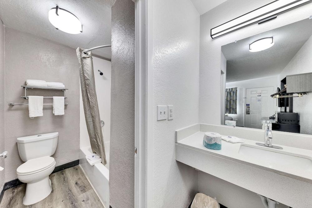 Motel 6 Austin, TX - Airport - South photo 16