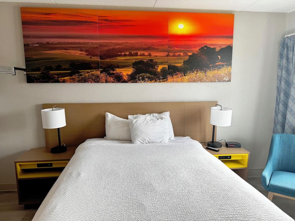 Days Inn by Wyndham Mason City photo 20