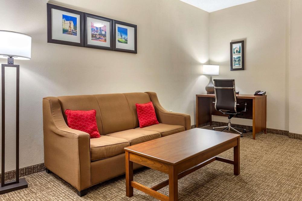 Comfort Suites Clayton - Garner photo 19