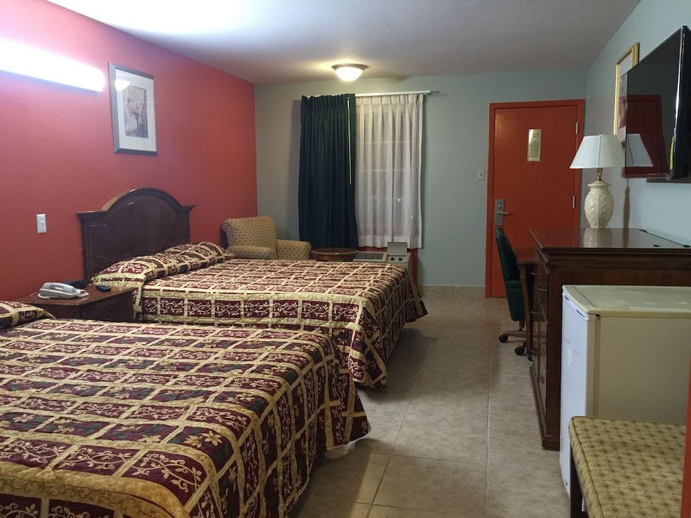 Texas Inn North Brownsville photo 17