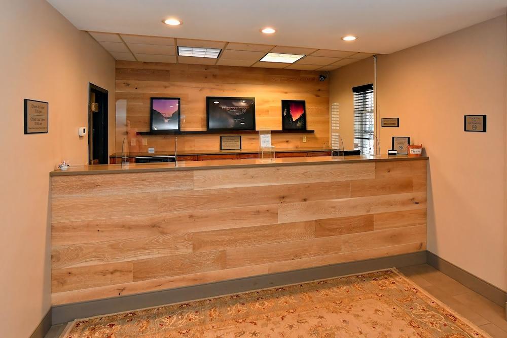 Country Inn & Suites by Radisson, Mount Morris, NY photo 2