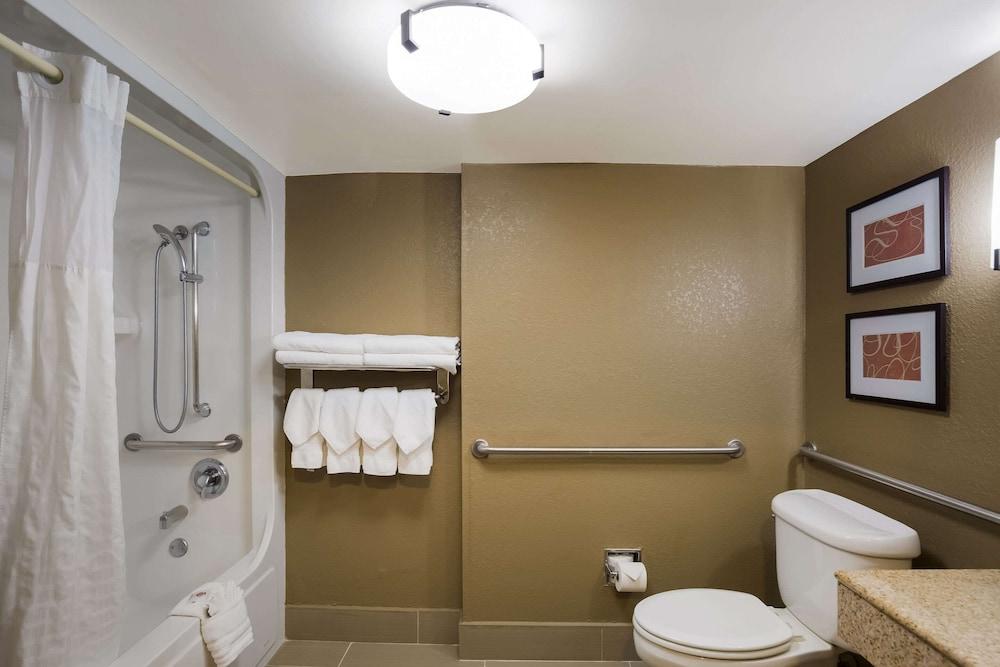 Comfort Suites Near University photo 18