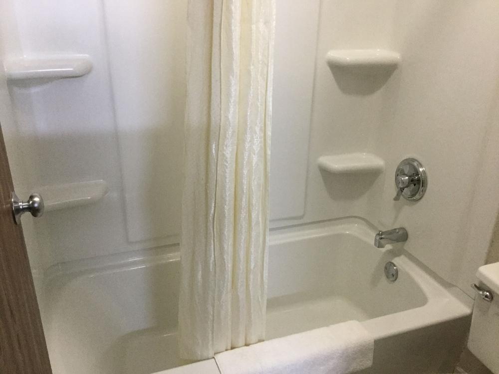 Econo Lodge Lincoln photo 60