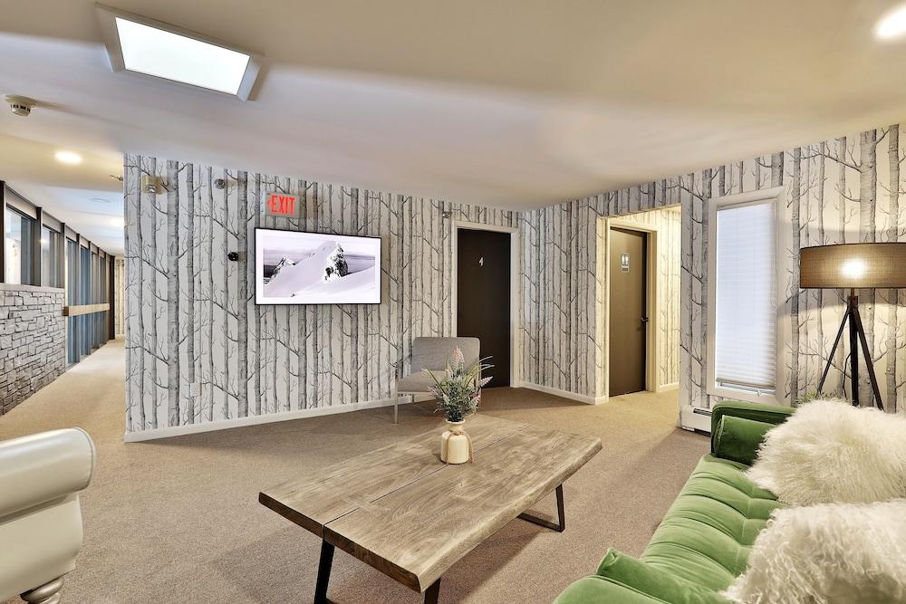 The Birch Ridge: Mission Room #2 - Queen Suite In Renovated Killington Lodge. Hot Tubs. 1 Bedroom Home photo 22