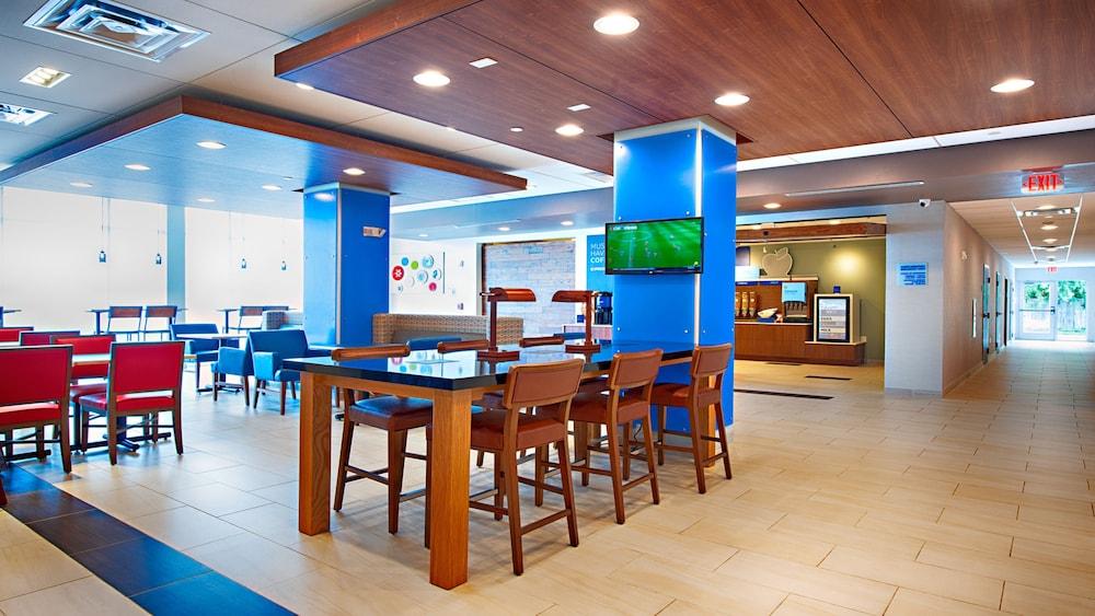 Holiday Inn Express & Suites Houston SW - Galleria Area by IHG photo 16