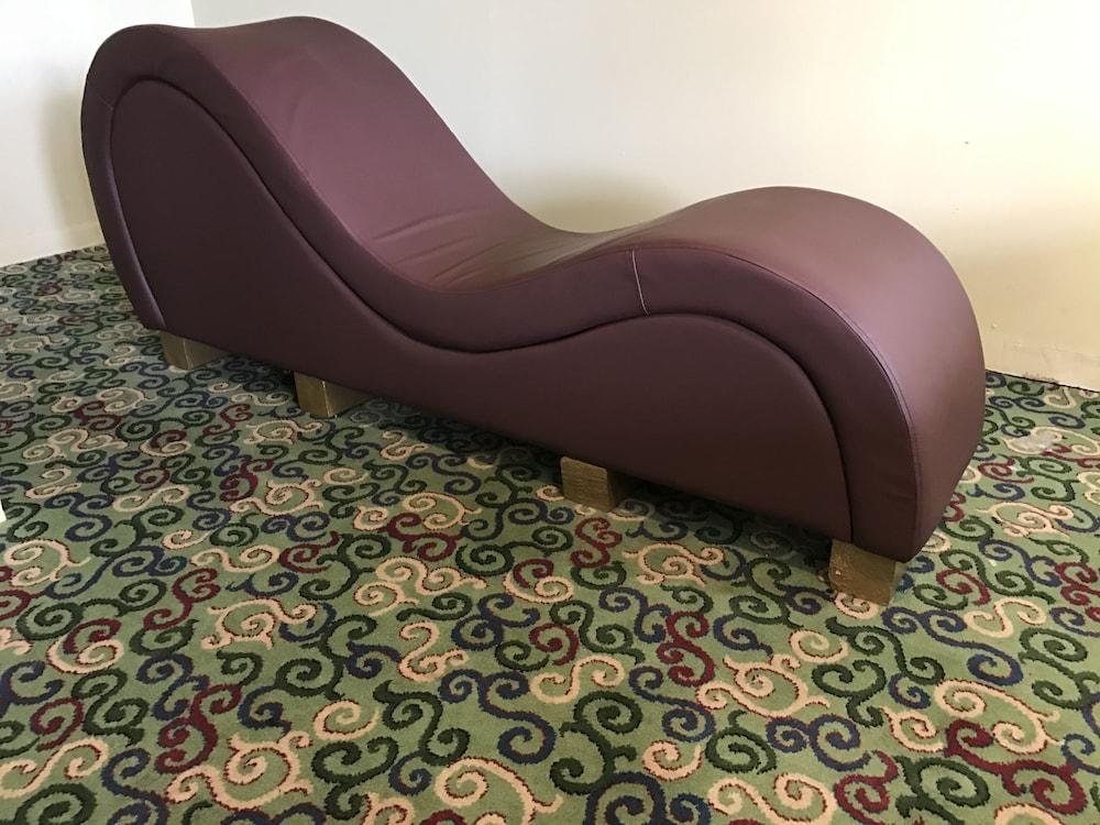 Presidential Inn & Suites photo 22
