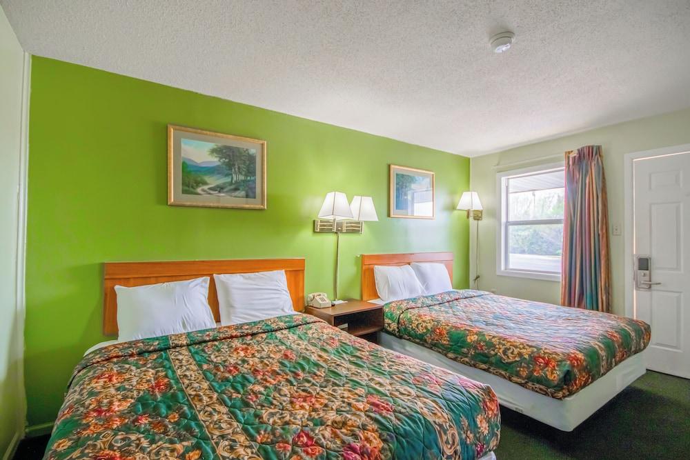 OYO Travelier Motel photo 63