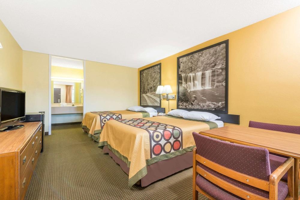 Super 8 by Wyndham Williamsburg photo 8