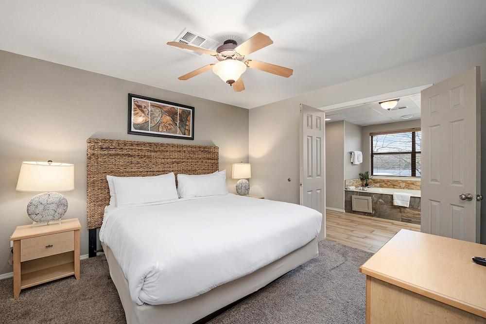 Still Waters Resort photo 4