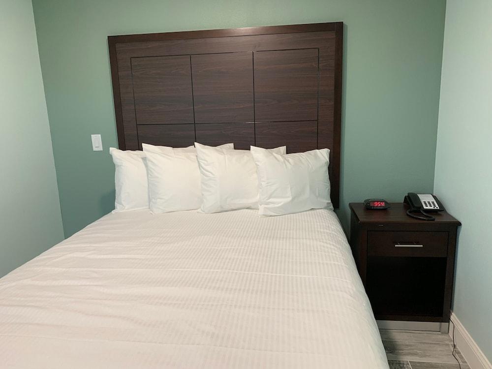 Atlantic Shores Motel photo 22
