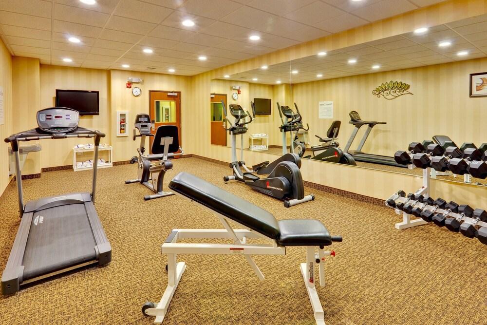 Holiday Inn Express Hotel & Suites BYRAM by IHG photo 12