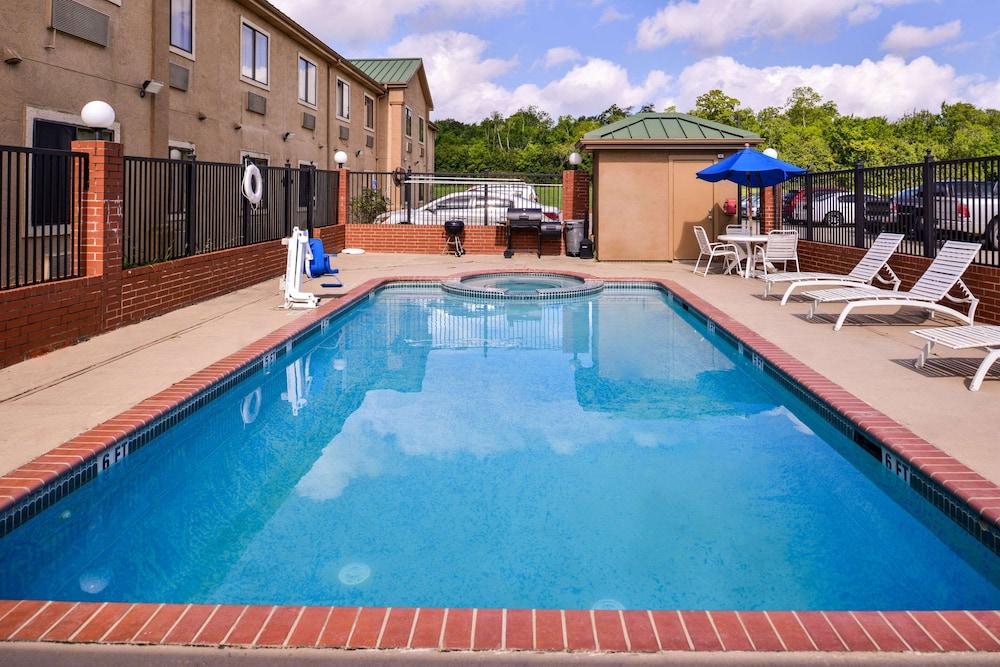 Quality Inn & Suites Beaumont photo 32