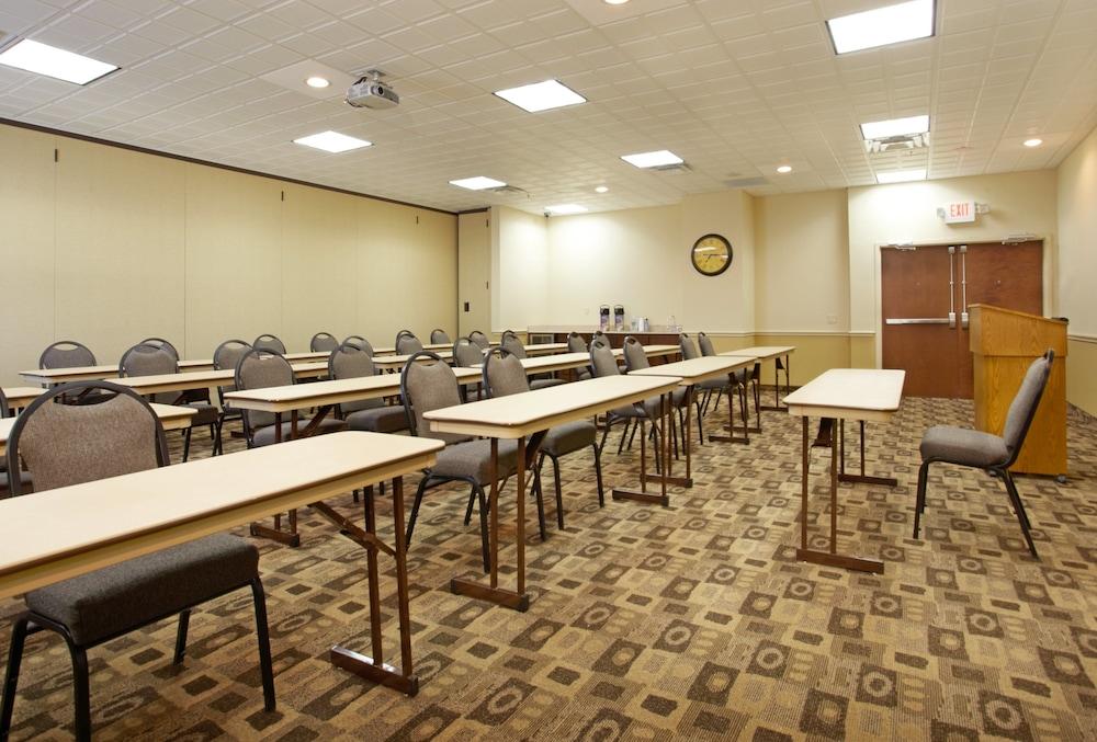 Holiday Inn Express & Suites Deer Park by IHG photo 16