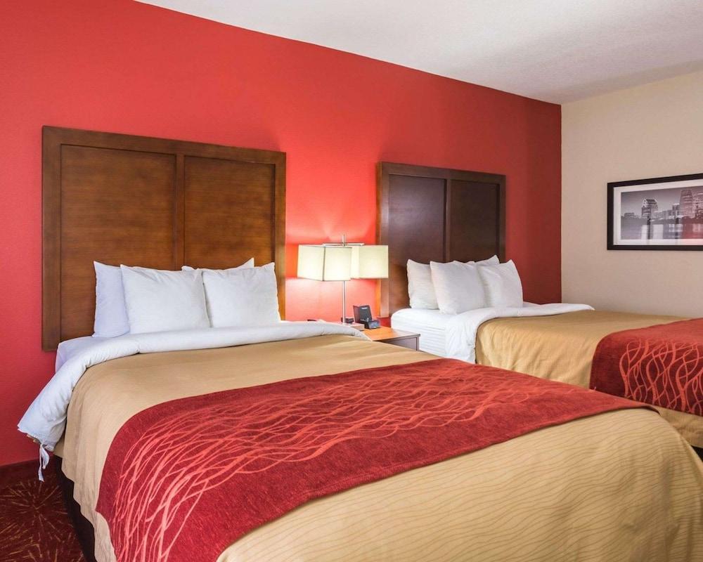 Econo Lodge Inn & Suites East photo 17