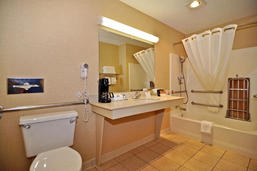 Quality Inn Ashburn photo 27