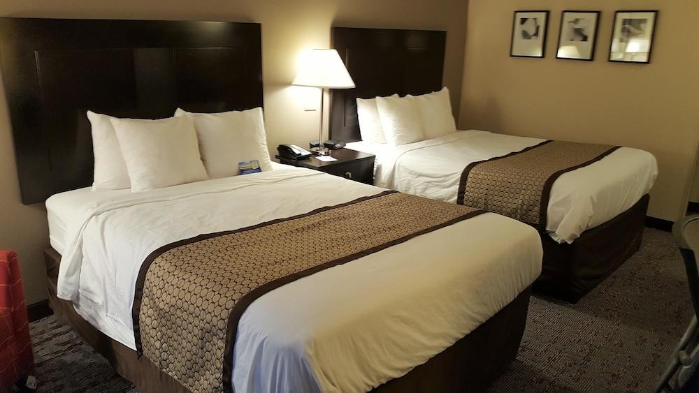 Baymont by Wyndham Belleville Airport Area photo 27
