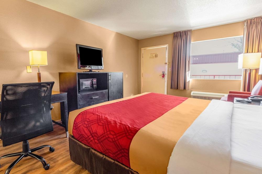 Econo Lodge Meridian South photo 21